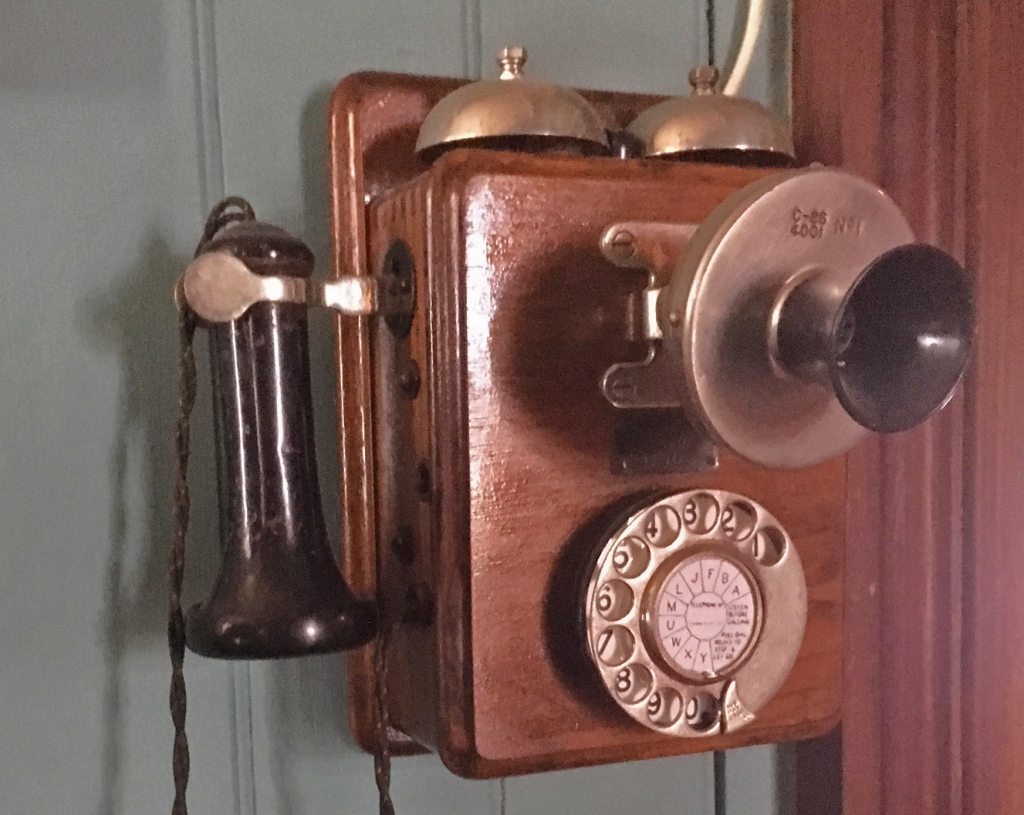 The AW37 type telephone