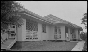 Daphne Mayo's cottage at Highgate Hill (Fryer Library, University of Queensland)