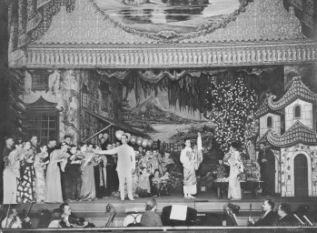 A performance of Madam Butterfly by the Marie Knight Corkran Operatic Society in 1937 (State Library of Queensland)